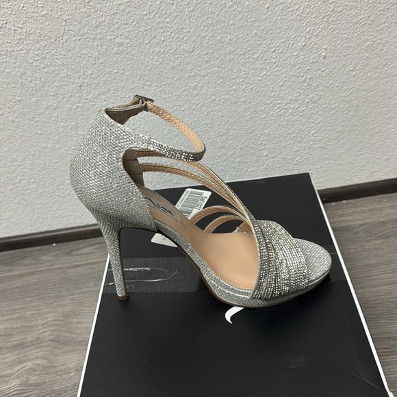 NINA STEEL METALLIC TEXTURED STRAPPY STILETTO PLATFORM EVENING SANDAL - Picture 7 of 7